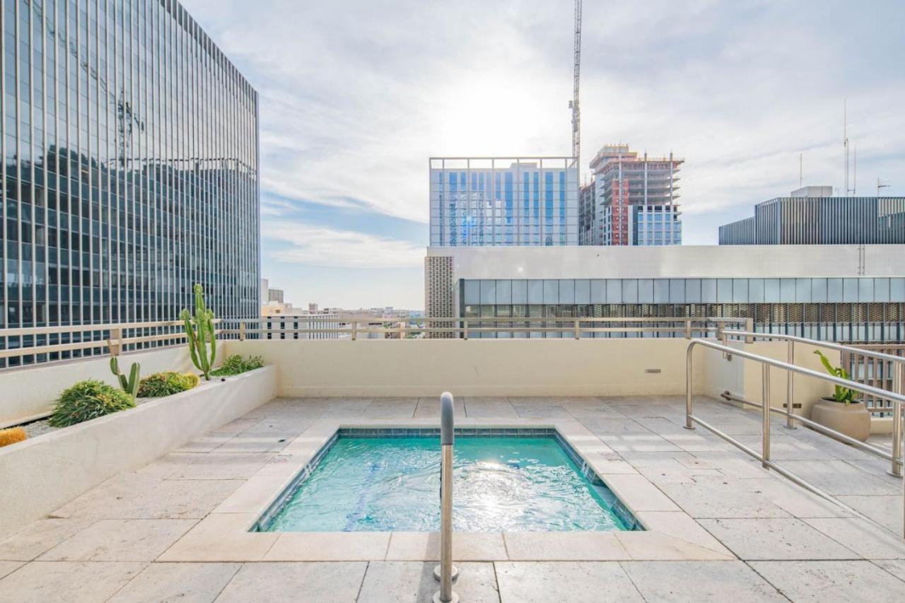 Sky Terrace Dt Highrise, Gym, Pool, Parking, W-d,golf Appartamento Phoenix