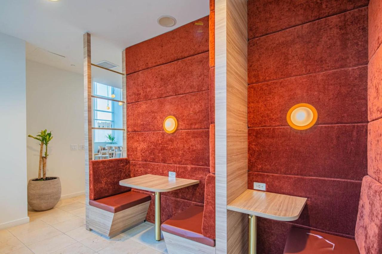 Sky Terrace Dt Highrise, Gym, Pool, Parking, W-d,golf Phoenix