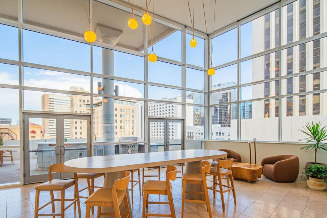 Sky Terrace Dt Highrise, Gym, Pool, Parking, W-d,golf Appartement *