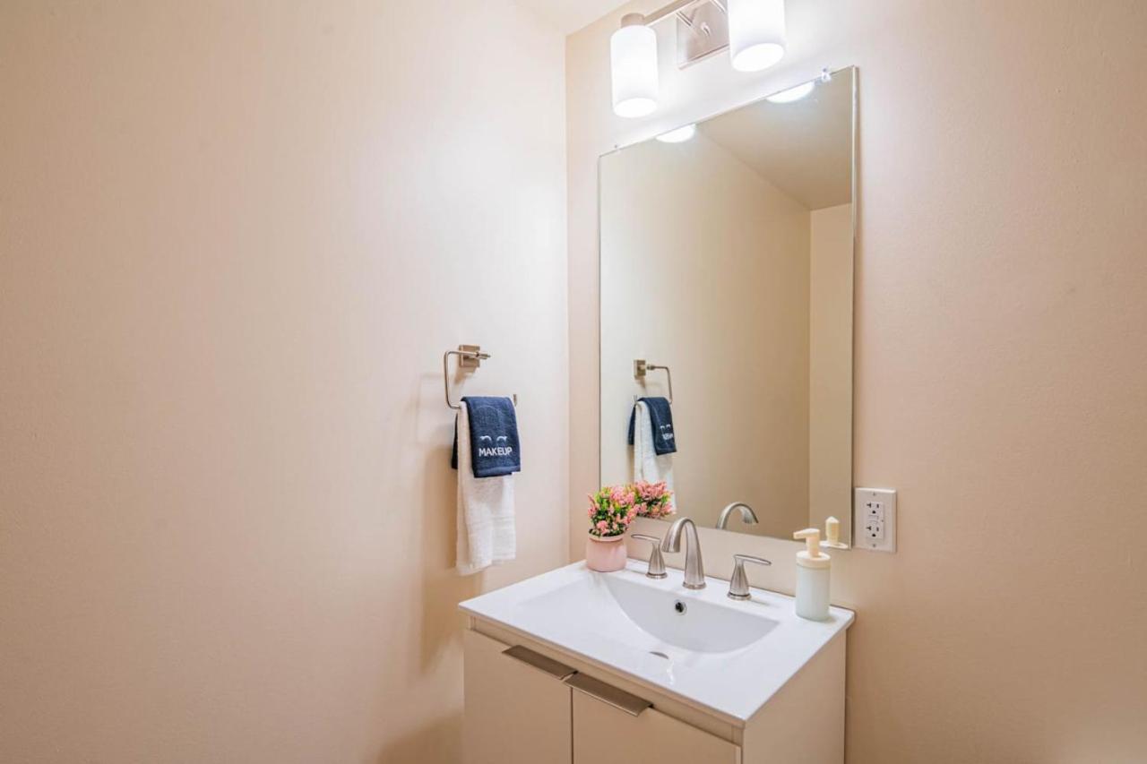 Appartement Sky Terrace Dt Highrise, Gym, Pool, Parking, W-d,golf Phoenix