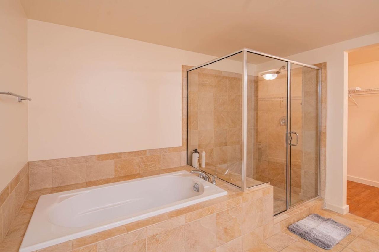 Appartement Sky Terrace Dt Highrise, Gym, Pool, Parking, W-d,golf Phoenix