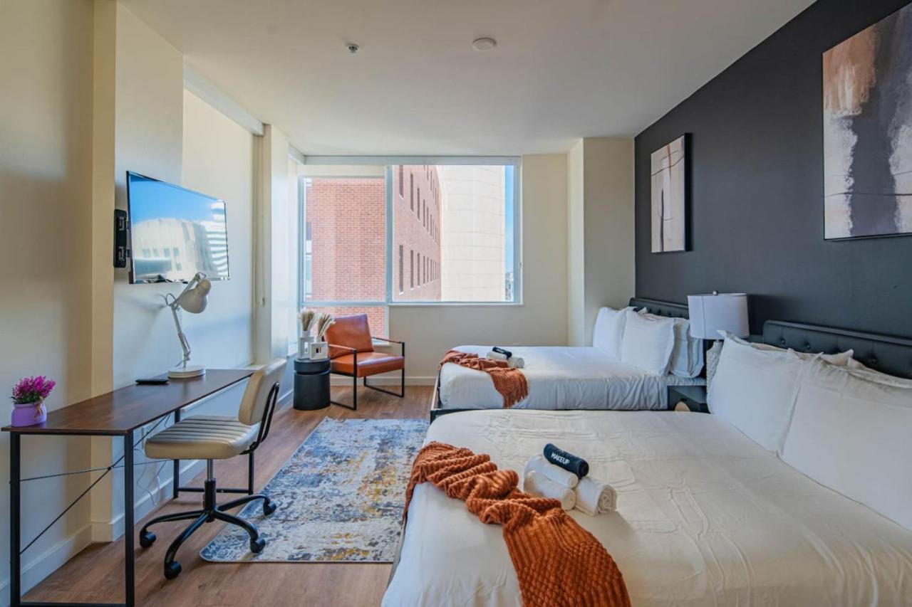 Sky Terrace Dt Highrise, Gym, Pool, Parking, W-d,golf * Phoenix