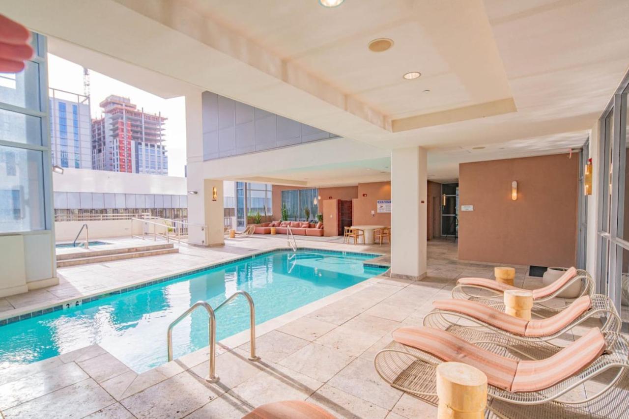 Sky Terrace Dt Highrise, Gym, Pool, Parking, W-d,golf * Phoenix